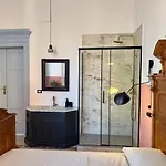 Heritage House Center -entire Apartment- *