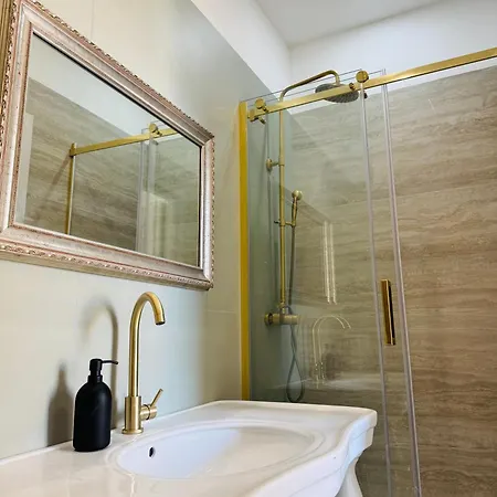 Heritage House Center -entire Apartment- * Pescara