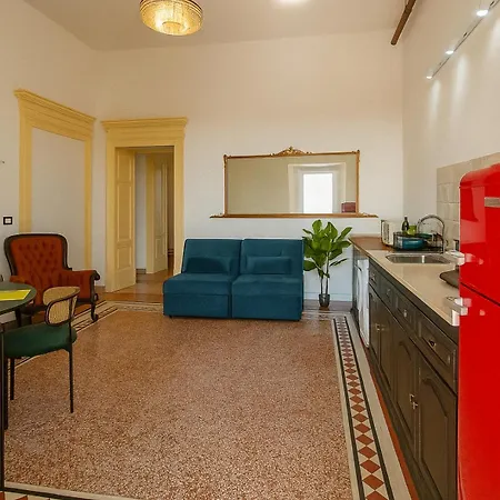 Heritage House Center -entire Apartment- Apartment