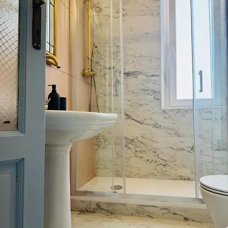 Heritage House Center -entire Apartment- *