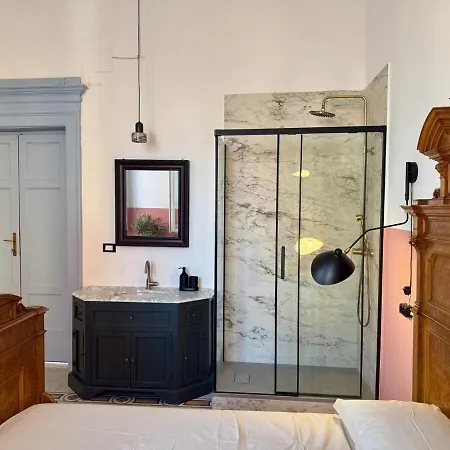 Heritage House Center -entire Apartment- *